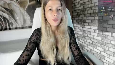 Snapshot of eva_melow chatting on September 29, 3:50 pm Eva online show from September 29, 3:50 pm