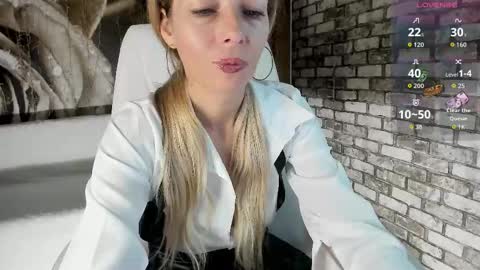 Snapshot of eva_melow chatting on October 28, 11:49 am Eva online show from October 28, 11:49 am