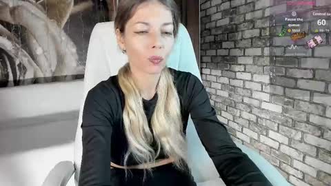 Snapshot of eva_melow chatting on November 1, 12:20 pm Eva online show from November 1, 12:20 pm