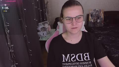 Snapshot of eva_orchid chatting on October 19, 11:01 am Eva online show from October 19, 11:01 am