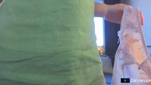 Snapshot of eva_sinn chatting on September 30, 1:06 pm Hi there i am Eva and i wish create a nice community with you so join my Ticket Show for more pleasure online show from September 30, 1:06 pm