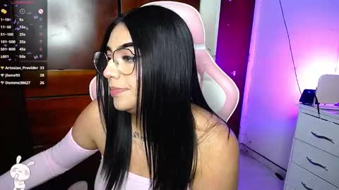 Eva  online show from December 6, 11:35 pm