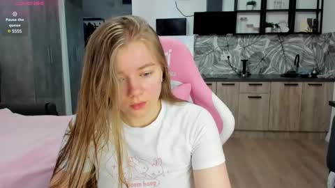 Snapshot of eva_tomiok chatting on December 22, 5:23 am Eva online show from December 22, 5:23 am