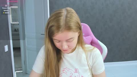 Snapshot of eva_tomiok chatting on February 26, 5:35 am Eva online show from February 26, 5:35 am