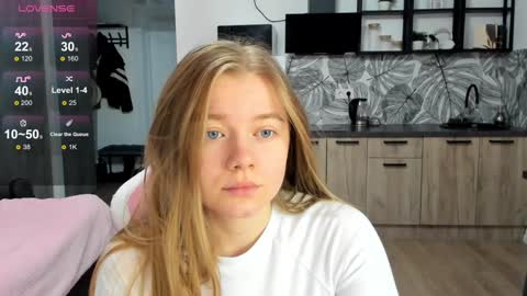 Snapshot of eva_tomiok chatting on January 4, 6:52 am Eva online show from January 4, 6:52 am