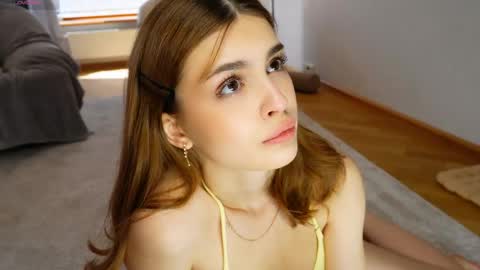 Hello my name is Eva its my first day here online show from May 3, 8:28 am