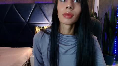 EVA CLOEE online show from October 19, 4:03 am