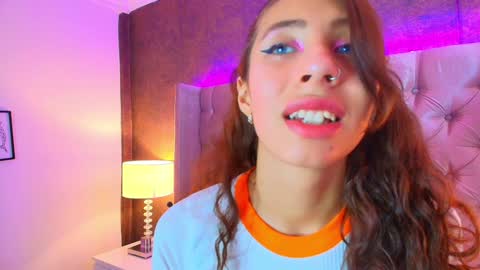 EVA CLOEE online show from February 7, 10:20 pm
