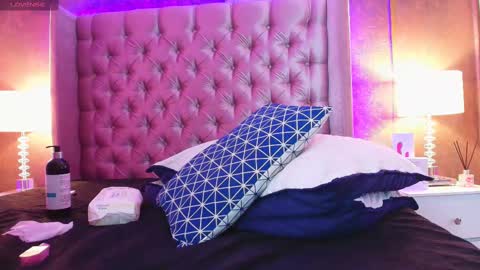 EVA CLOEE online show from February 21, 8:39 am