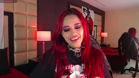 Snapshot of evaafoxxy_ chatting on February 18, 11:55 am evaafoxxy_ online show from February 18, 11:55 am