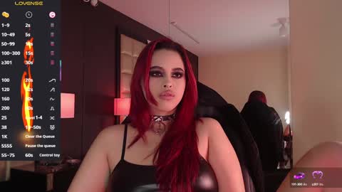 Snapshot of evaafoxxy_ chatting on February 17, 11:55 am evaafoxxy_ online show from February 17, 11:55 am
