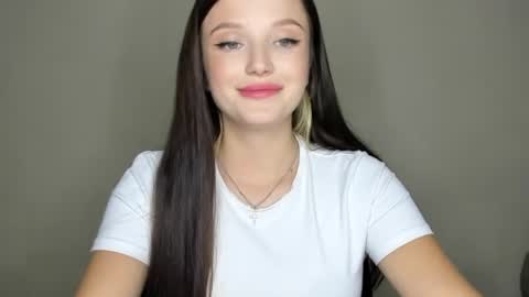 Snapshot of evaamillerr chatting on September 23, 10:46 am Eva online show from September 23, 10:46 am