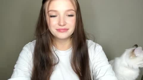 Snapshot of evaamillerr chatting on October 25, 6:15 pm Eva online show from October 25, 6:15 pm