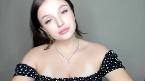 Snapshot of evaamillerr chatting on October 29, 12:09 pm Eva online show from October 29, 12:09 pm