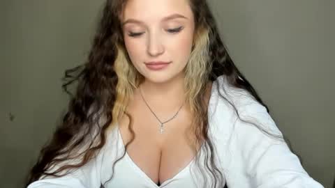 Snapshot of evaamillerr chatting on November 1, 1:26 pm Eva online show from November 1, 1:26 pm