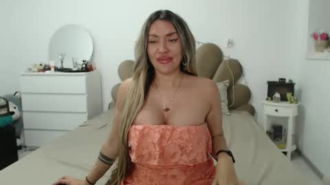 EvaBomb online show from October 22, 8:36 pm