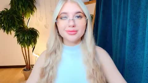 Eva  online show from March 14, 4:02 am