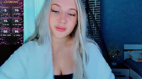 Eva  online show from November 6, 6:52 am