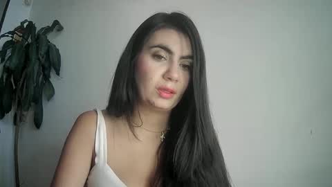 evacollins12 online show from February 4, 10:34 pm