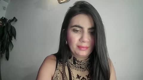 evacollins12 online show from February 16, 10:54 pm
