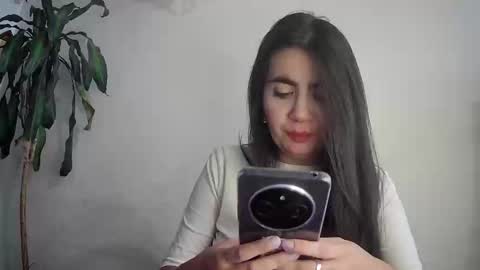 evacollins12 online show from February 24, 9:31 pm
