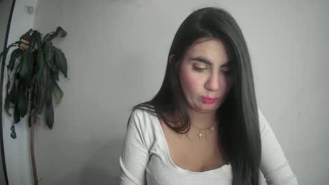 evacollins12 online show from February 17, 9:54 pm