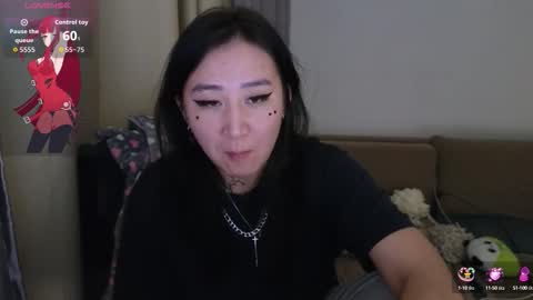 Snapshot of evadior chatting on October 18, 9:16 pm Eva online show from October 18, 9:16 pm