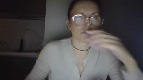 evaglad online show from September 23, 5:00 pm