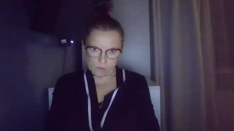 evaglad online show from September 25, 5:22 pm