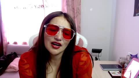 Snapshot of evagrays chatting on February 8, 4:35 pm Eva online show from February 8, 4:35 pm