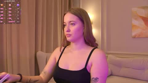 evahariss1 online show from October 7, 11:47 am