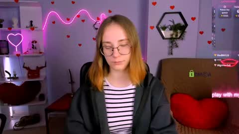 evalora online show from April 11, 7:17 pm