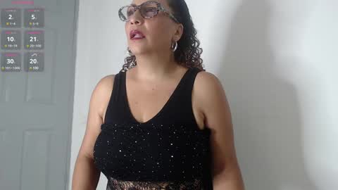 Eva Mills online show from December 4, 7:23 pm
