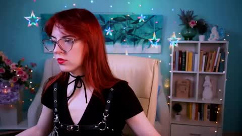 Eva  online show from December 30, 5:04 am