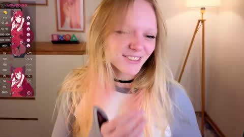 Snapshot of evangel1ne chatting on October 23, 12:05 am evangel1ne online show from October 23, 12:05 am