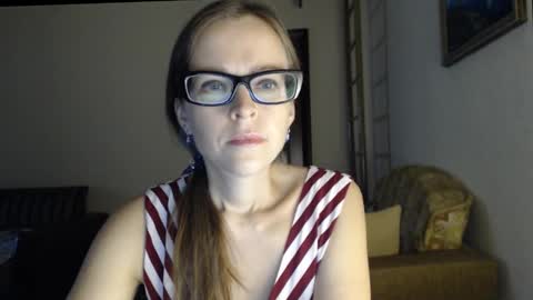 Snapshot of evangeline06 chatting on September 12, 9:29 am YourMistress online show from September 12, 9:29 am