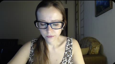 Snapshot of evangeline06 chatting on February 5, 8:32 am YourMistress online show from February 5, 8:32 am