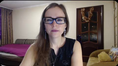 Snapshot of evangeline06 chatting on December 26, 8:39 am YourMistress online show from December 26, 8:39 am
