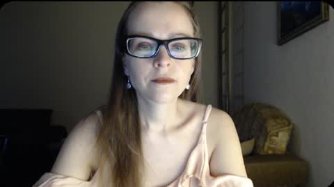 Snapshot of evangeline06 chatting on January 29, 8:40 am YourMistress online show from January 29, 8:40 am