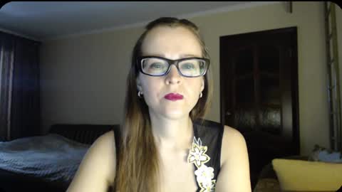 Snapshot of evangeline06 chatting on December 16, 8:41 am YourMistress online show from December 16, 8:41 am