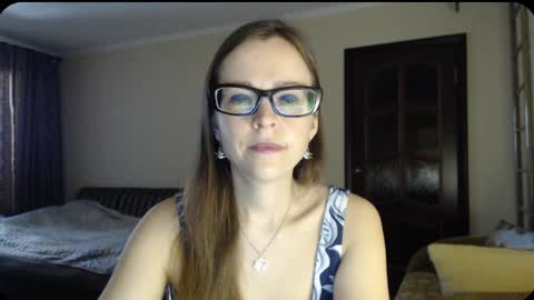 Snapshot of evangeline06 chatting on December 17, 8:34 am YourMistress online show from December 17, 8:34 am