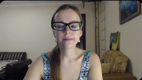 Snapshot of evangeline06 chatting on December 11, 8:26 am YourMistress online show from December 11, 8:26 am