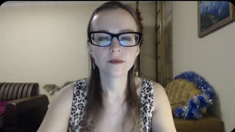 Snapshot of evangeline06 chatting on January 16, 8:43 am YourMistress online show from January 16, 8:43 am