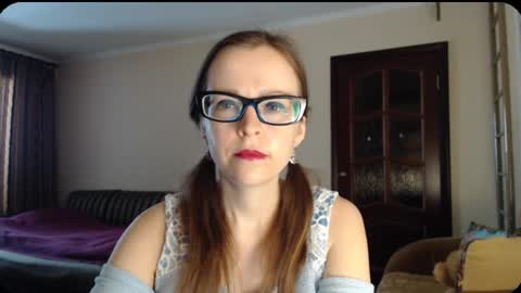 Snapshot of evangeline06 chatting on February 27, 8:17 am YourMistress online show from February 27, 8:17 am