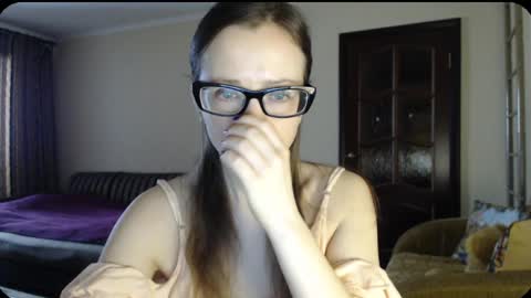 Snapshot of evangeline06 chatting on March 6, 8:30 am YourMistress online show from March 6, 8:30 am