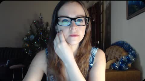 Snapshot of evangeline06 chatting on January 5, 9:05 am YourMistress online show from January 5, 9:05 am