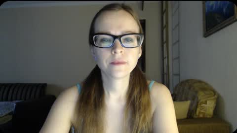 Snapshot of evangeline06 chatting on December 3, 8:14 am YourMistress online show from December 3, 8:14 am