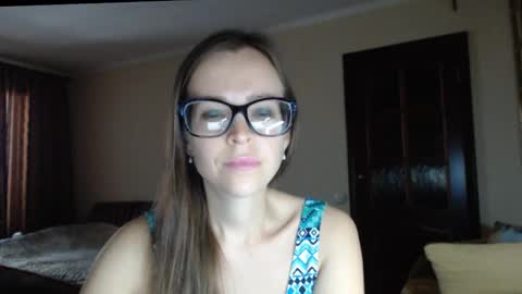 Snapshot of evangeline06 chatting on September 17, 9:29 am YourMistress online show from September 17, 9:29 am