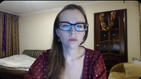 Snapshot of evangeline06 chatting on December 23, 8:33 am YourMistress online show from December 23, 8:33 am