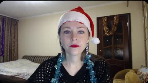Snapshot of evangeline06 chatting on December 25, 8:40 am YourMistress online show from December 25, 8:40 am